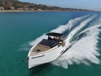 Power Boats - 2021 De Antonio Yachts D34 Cruiser for sale in Sovereign Islands, QLD at $250,370